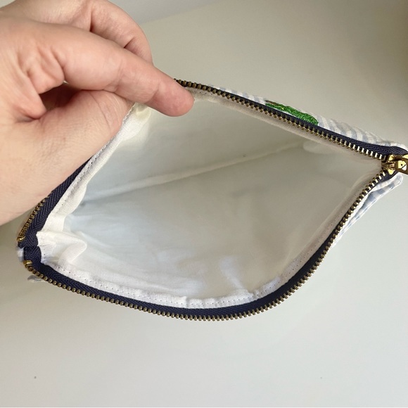 Preppy striped clutch NEW - Picture 4 of 4